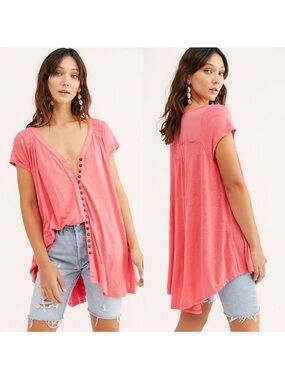 fp M Highland Button Front Y Neck Short Sleeve Oversized High Low Smocked Tee